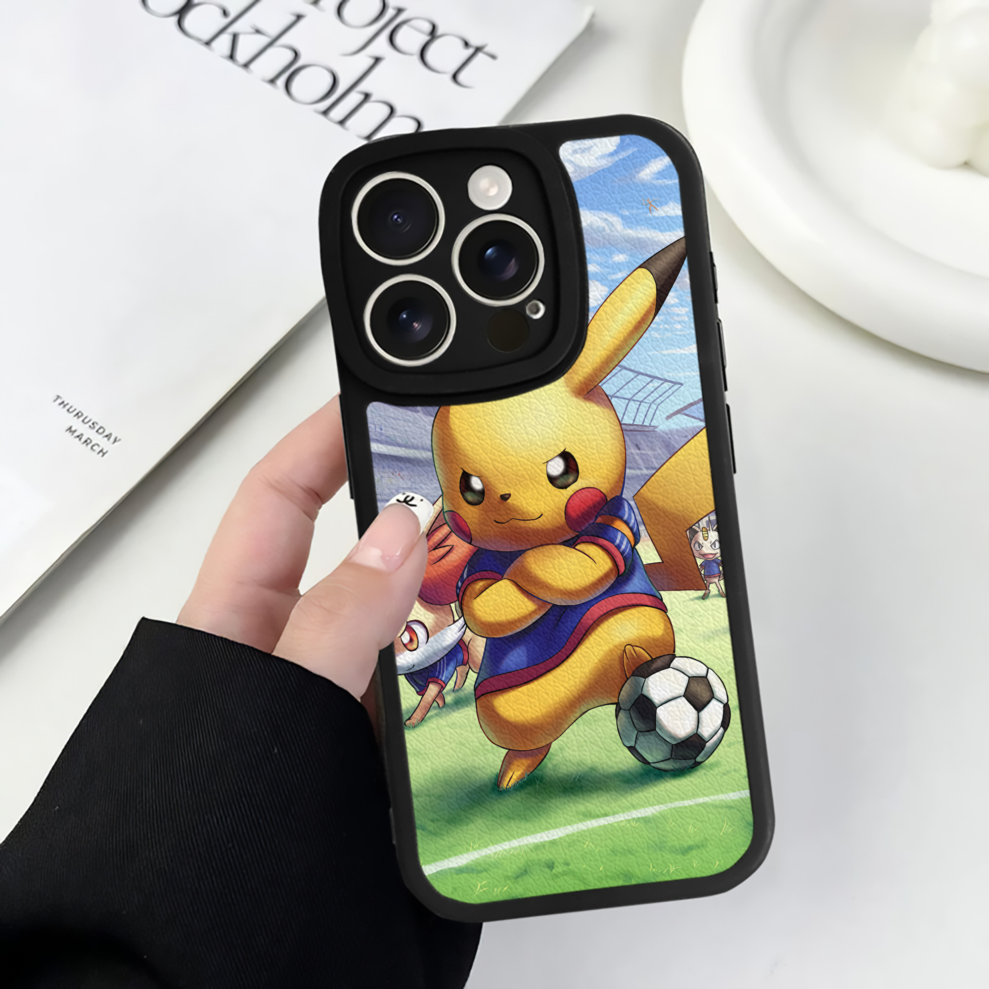 （画像用） ポケットモンスター Pokémon 【iPhone 16シリーズ対応】シリコンスマホケース（レザー調） 材質：シリコン